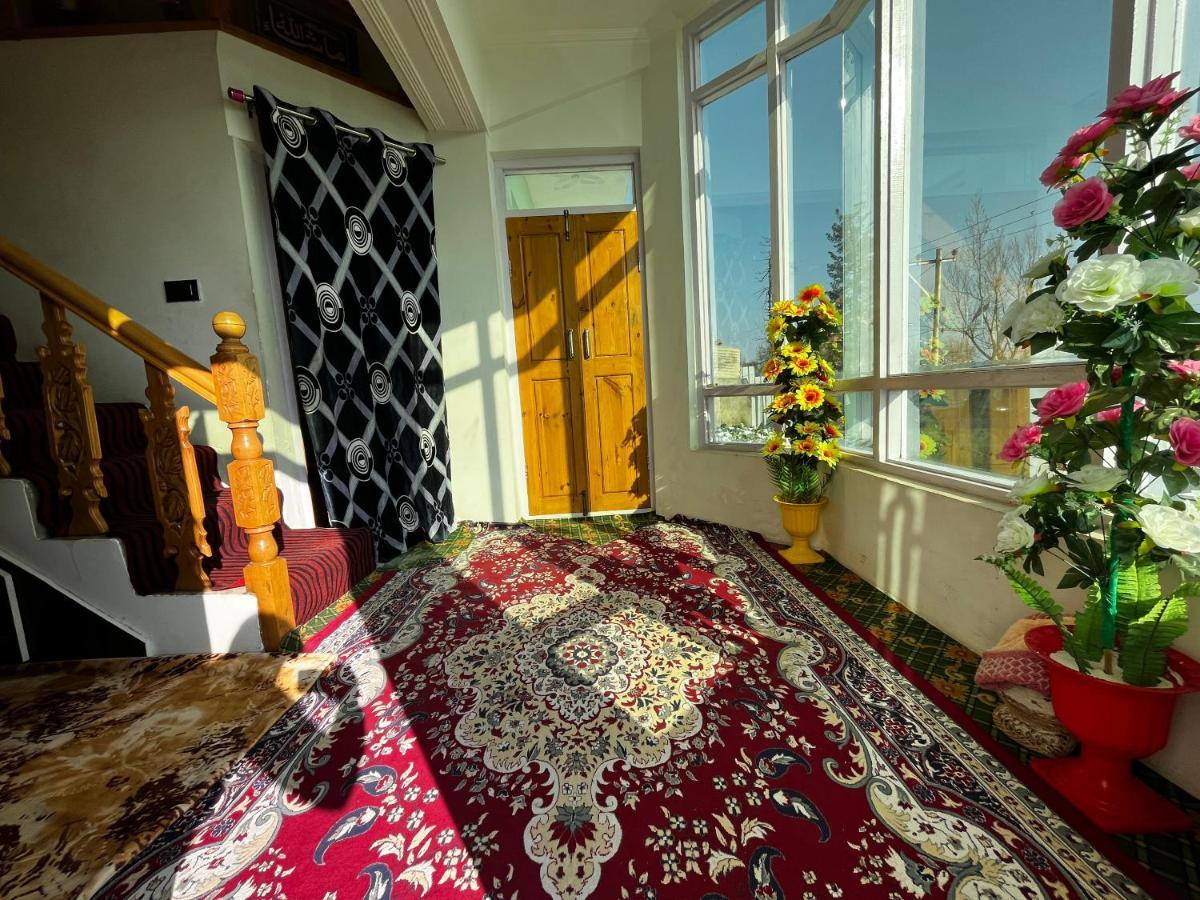 Everest Guest House Гульмарг Экстерьер фото
