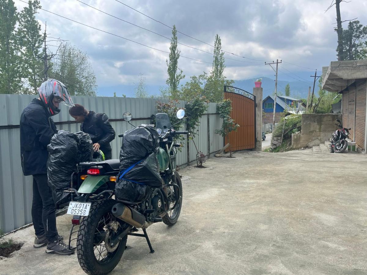Everest Guest House Гульмарг Экстерьер фото