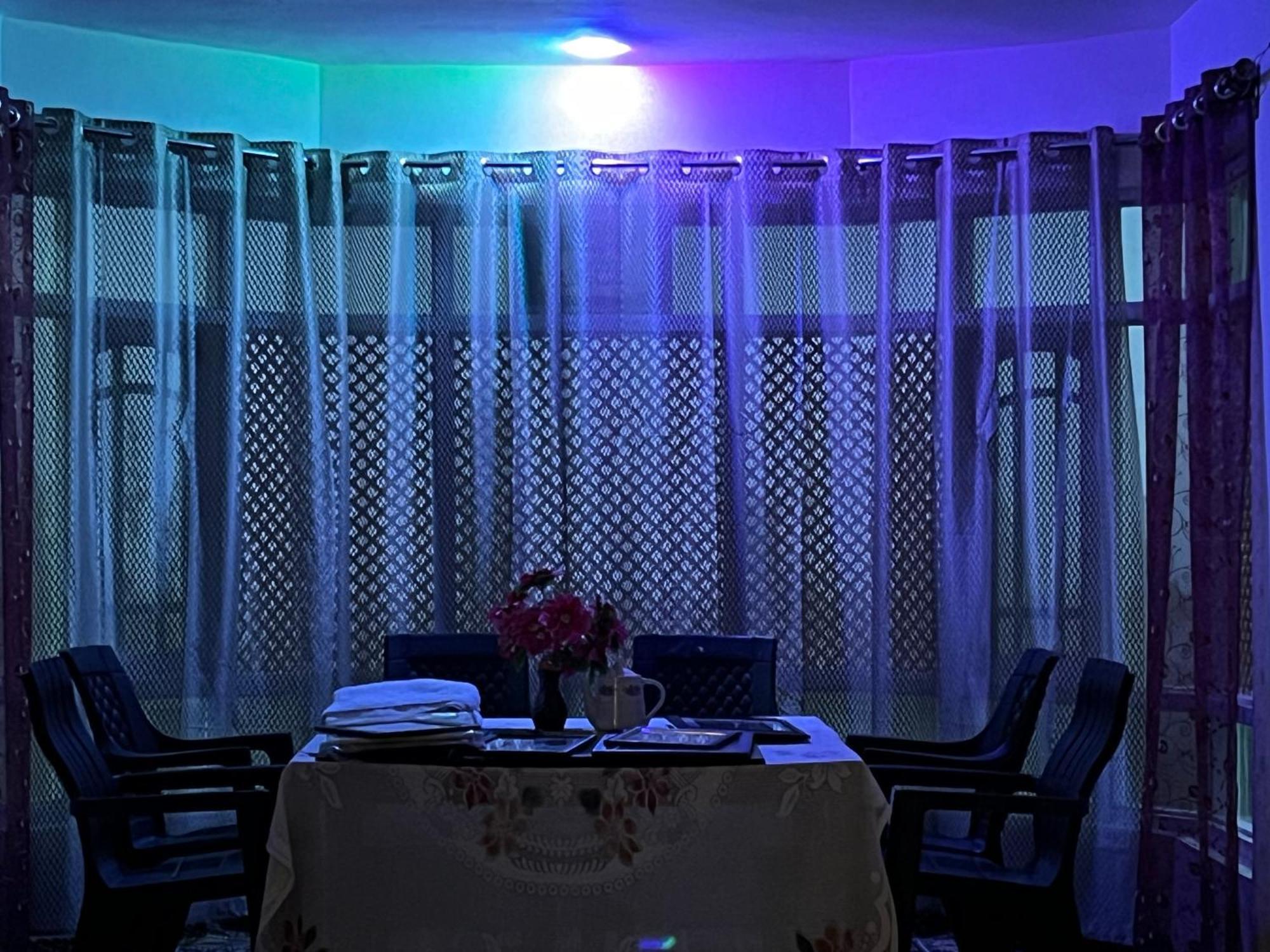 Everest Guest House Гульмарг Экстерьер фото
