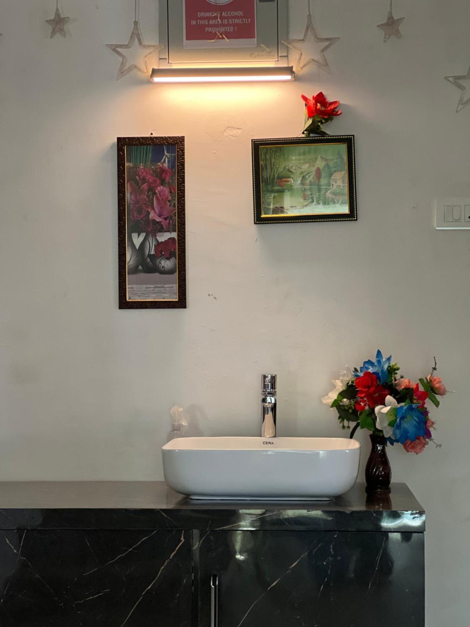Everest Guest House Гульмарг Экстерьер фото