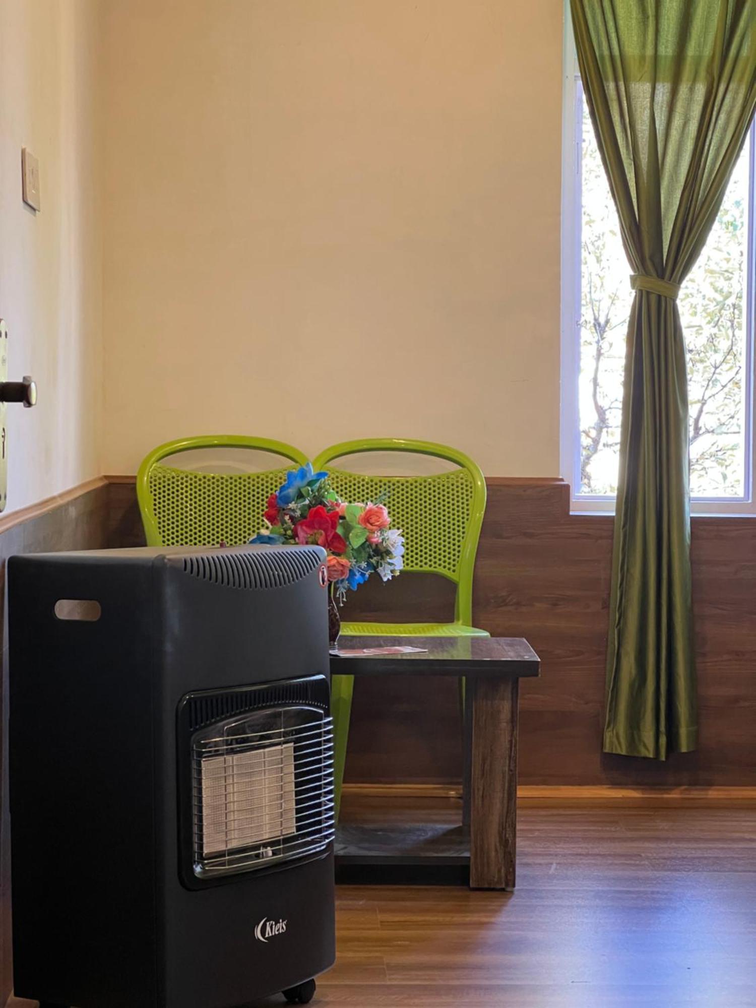 Everest Guest House Гульмарг Экстерьер фото